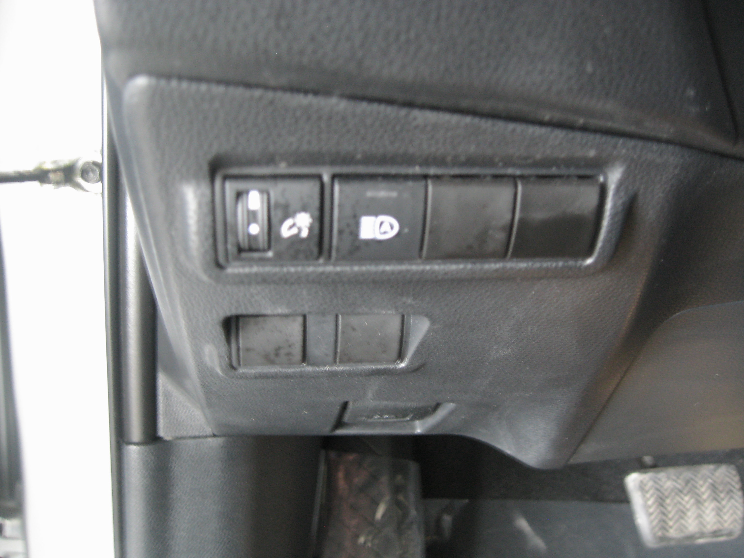 Certified 2022 Toyota Corolla Cross LE w/ Moonroof Package AWD/4WD image 18