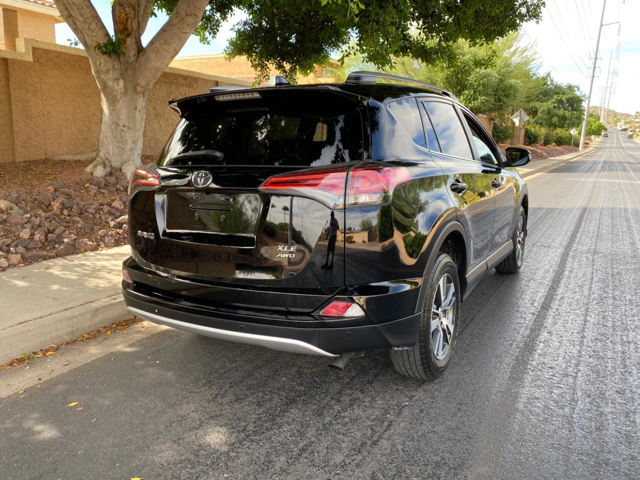 Used 2016 Toyota RAV4 XLE w/ Convenience Package AWD/4WD image 10