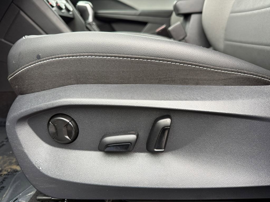 Used 2022 Volkswagen Taos SE image 10