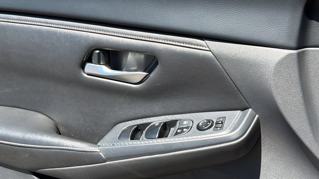 Used 2023 Nissan Sentra SV FWD image 22
