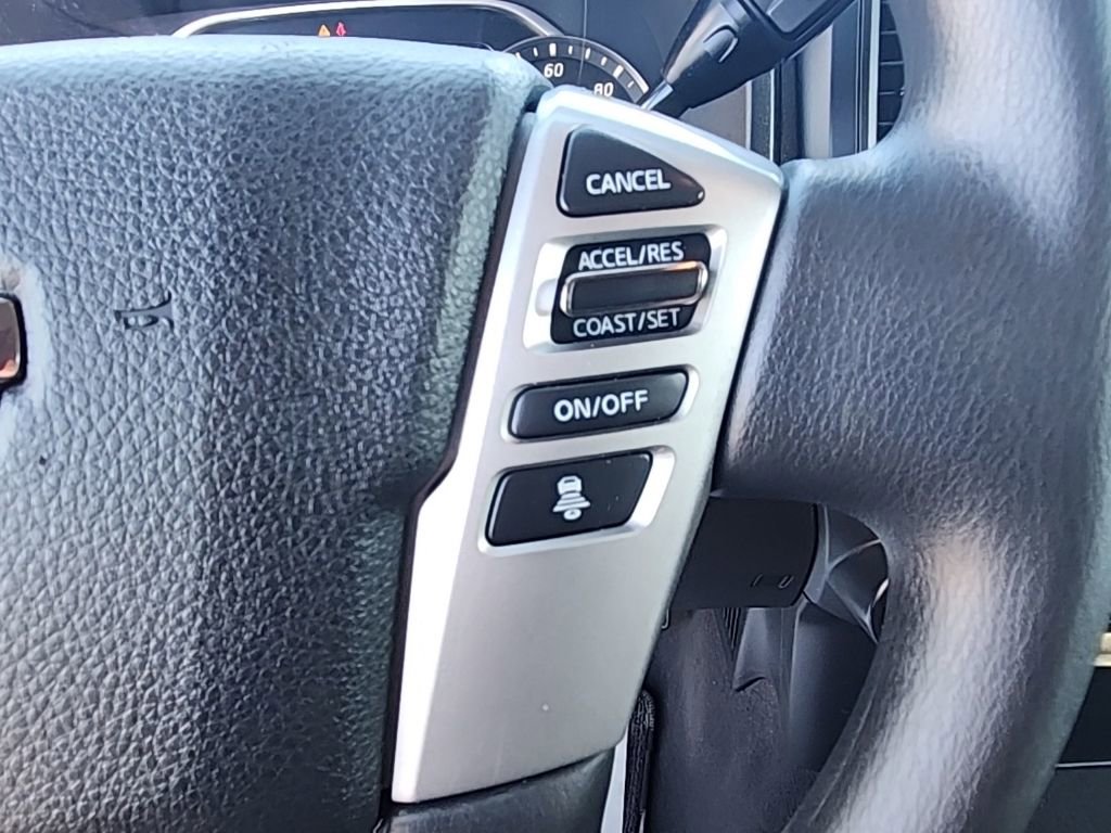Used 2022 Nissan Titan SV AWD/4WD image 12