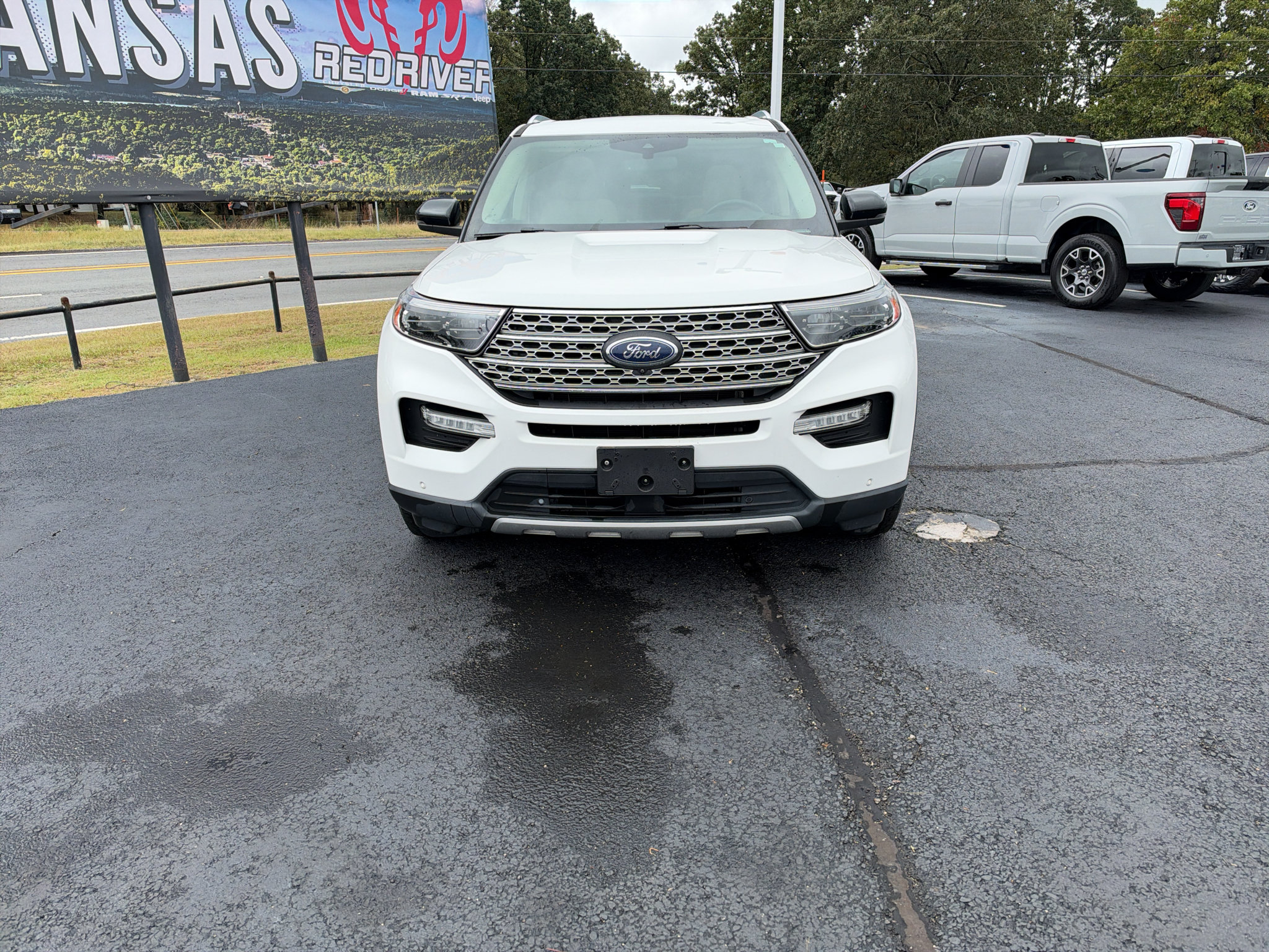 Used 2020 Ford Explorer Limited RWD image 2