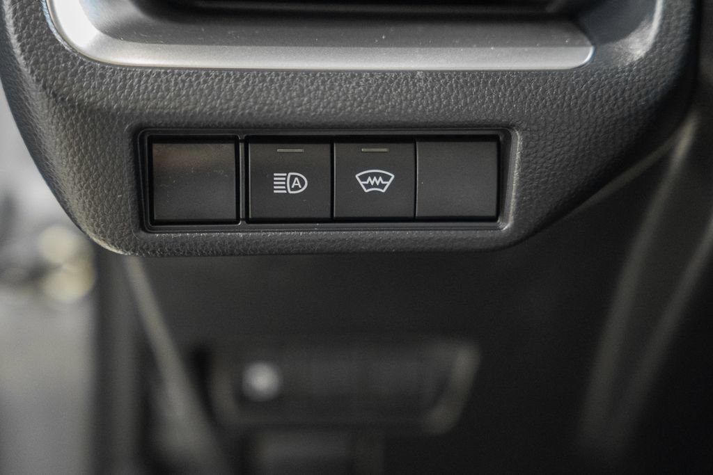 Used 2025 Toyota Prius LE FWD image 36