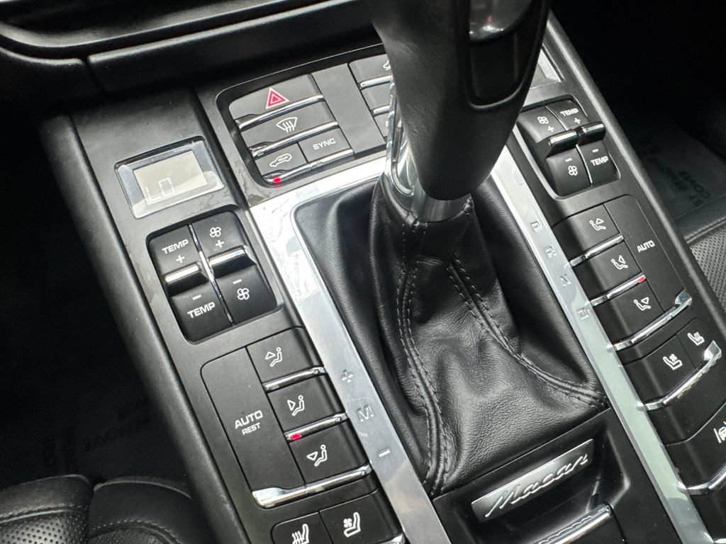 Used 2020 Porsche Macan Turbo AWD/4WD image 68