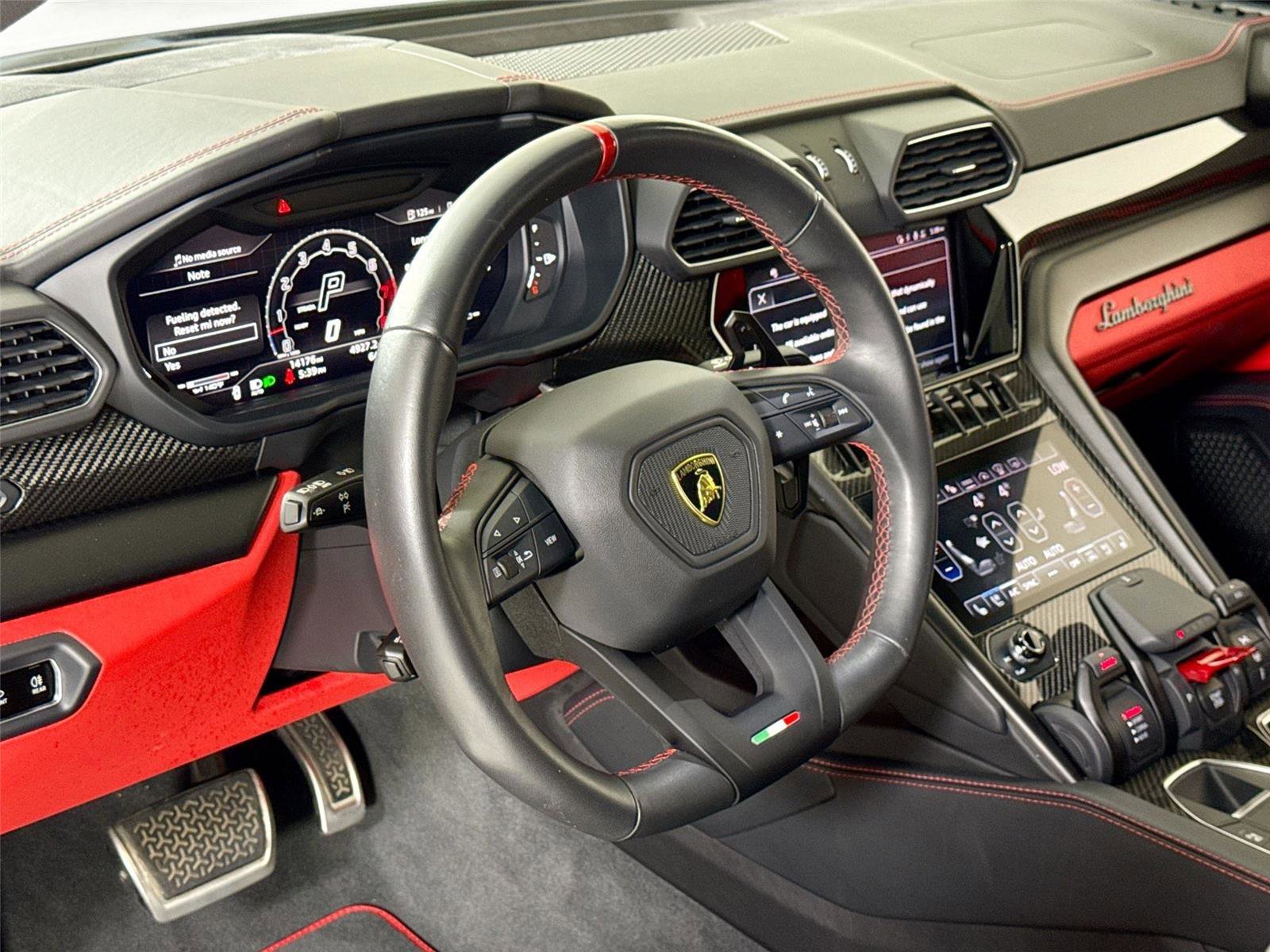 Used 2023 Lamborghini Urus S image 16