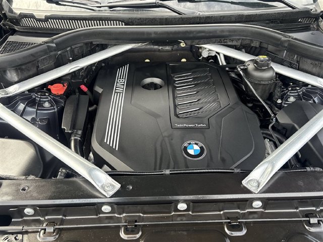 Used 2019 BMW X5 xDrive40i w/ M Sport Package AWD/4WD image 30
