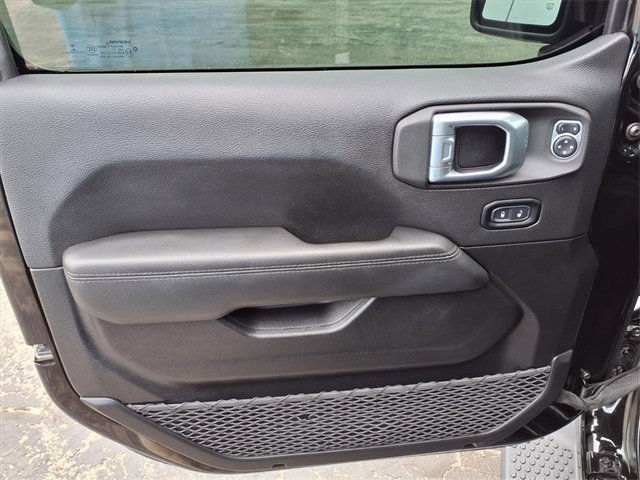 Used 2021 Jeep Wrangler Unlimited Sahara image 36