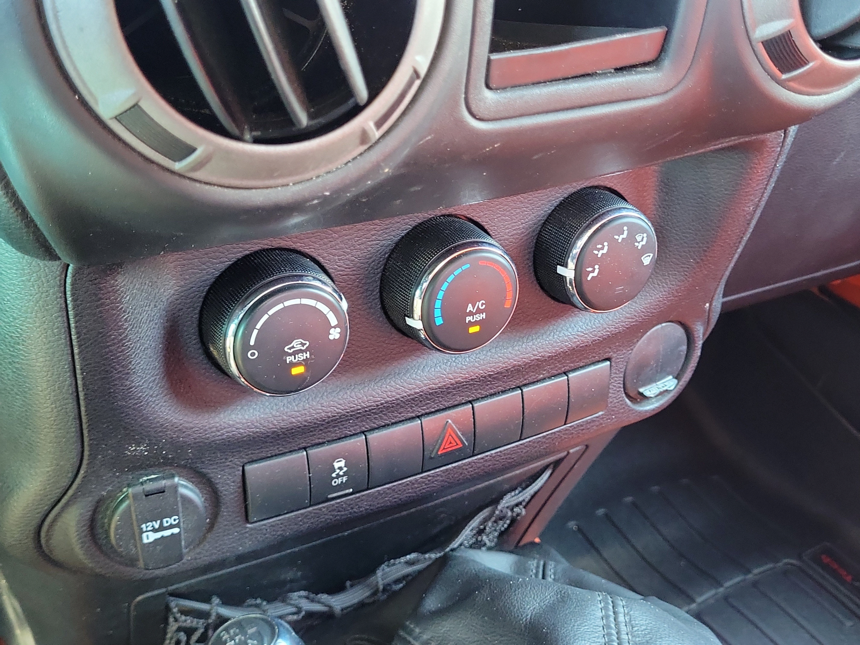 Used 2015 Jeep Wrangler Sport w/ Quick Order Package 23S AWD/4WD image 24