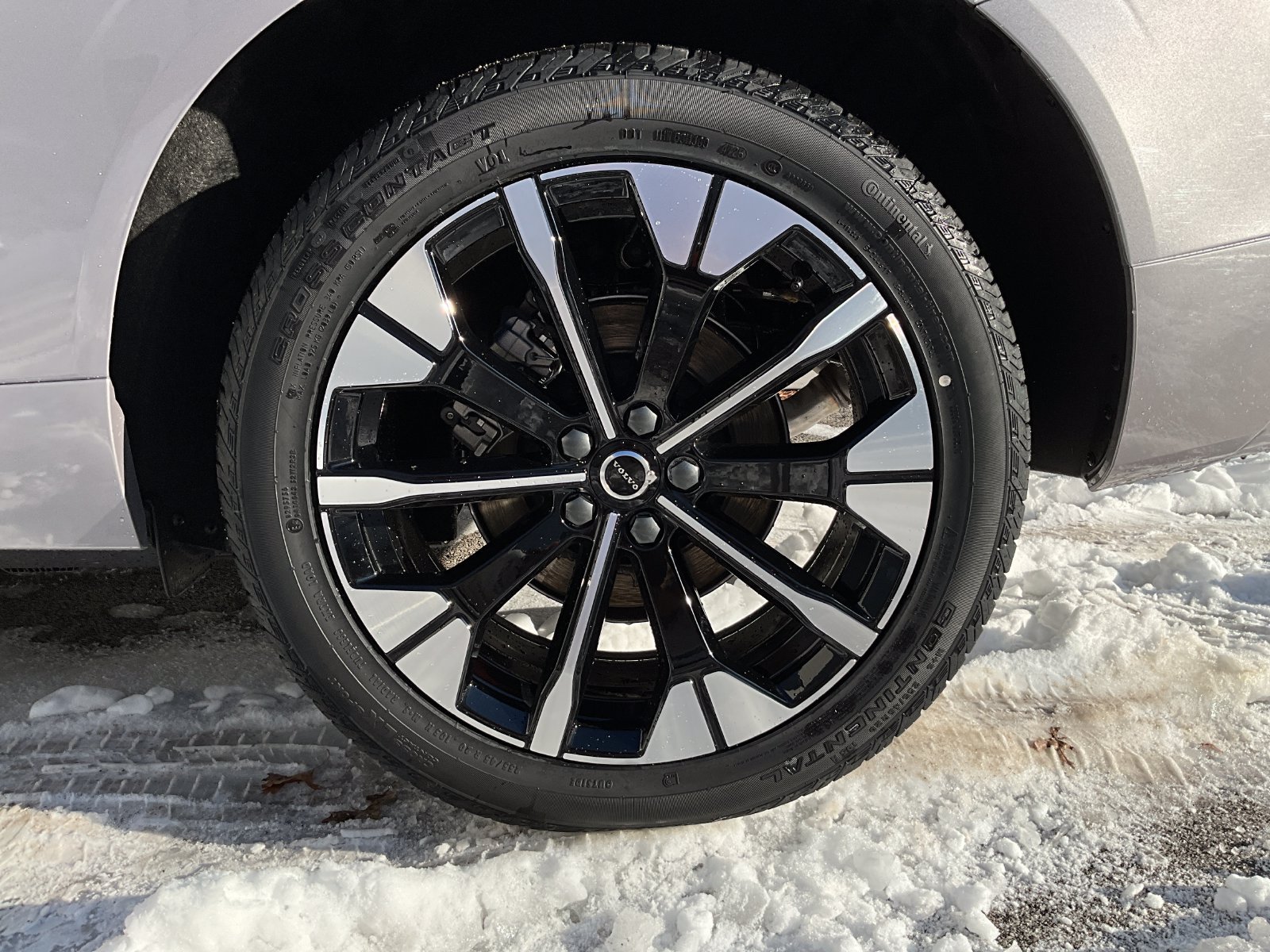New 2026 Volvo XC60 B5 Plus w/ Protection Package Premier AWD/4WD image 32