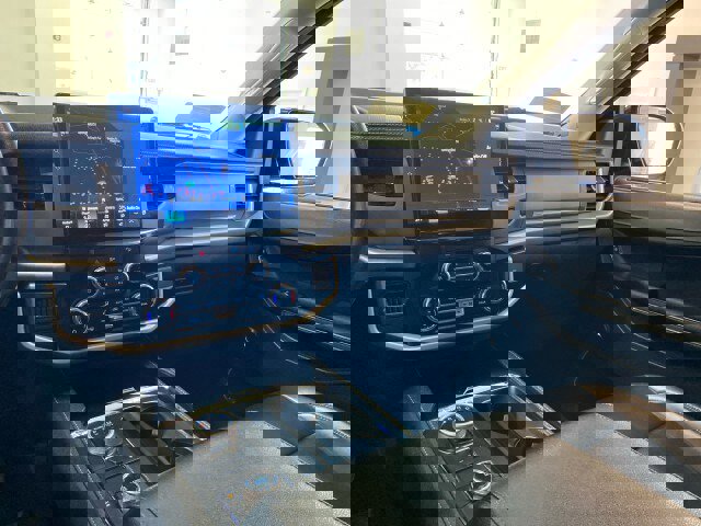 Used 2023 Ford Expedition Max XLT image 15