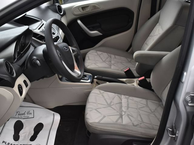 Used 2013 Ford Fiesta SE FWD image 9