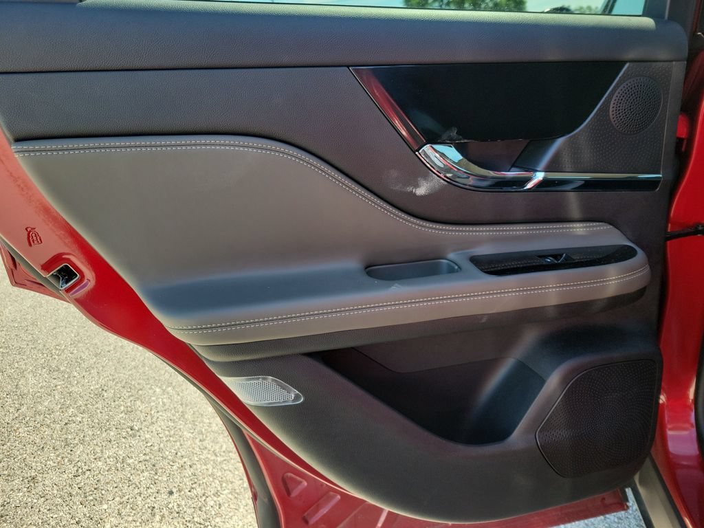 Used 2023 Lincoln Corsair FWD image 9