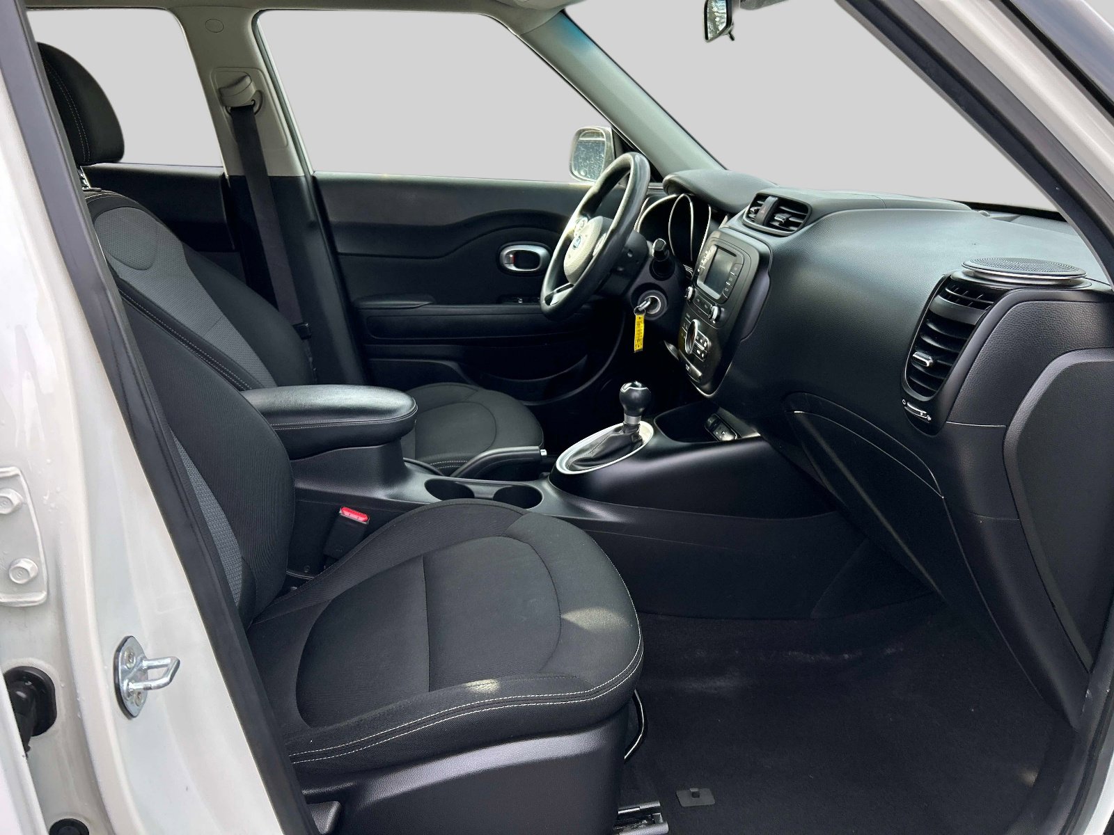 Used 2017 Kia Soul + image 16