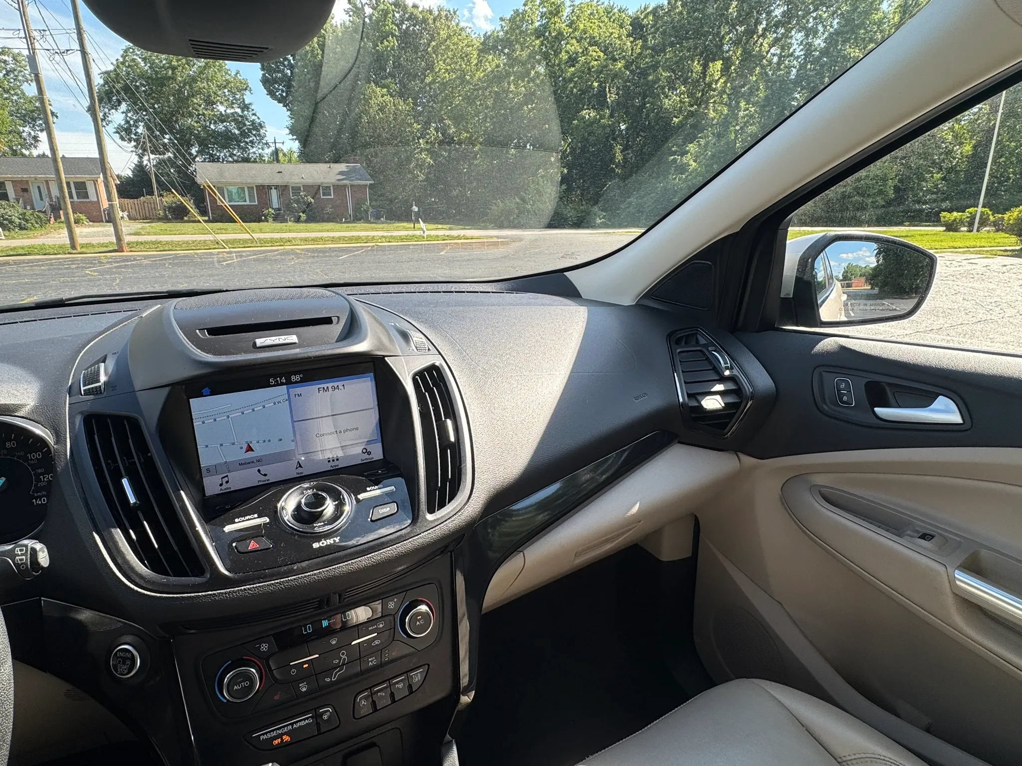 Used 2017 Ford Escape Titanium w/ Equipment Group 301A AWD/4WD image 22