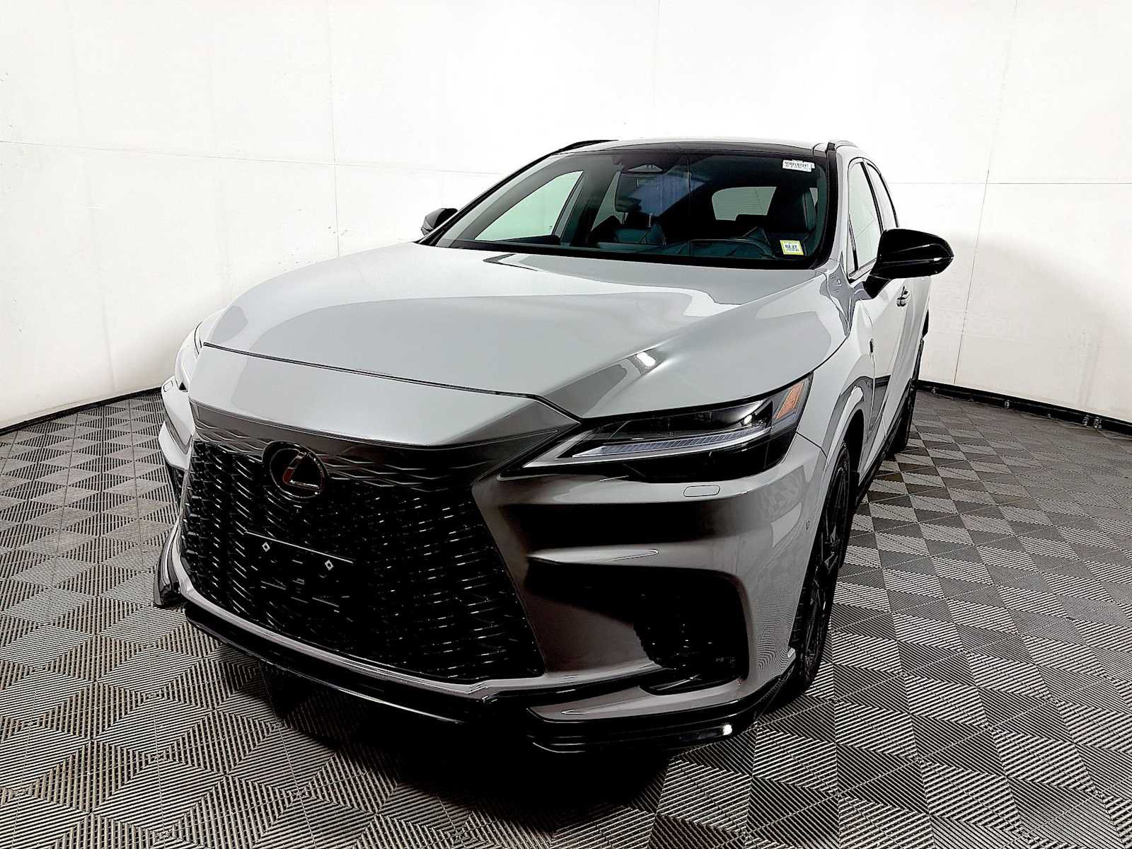 Used 2025 Lexus RX 500h F Sport AWD/4WD image 3