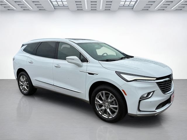 Used 2022 Buick Enclave Essence w/ Experience Buick Package AWD/4WD image 2