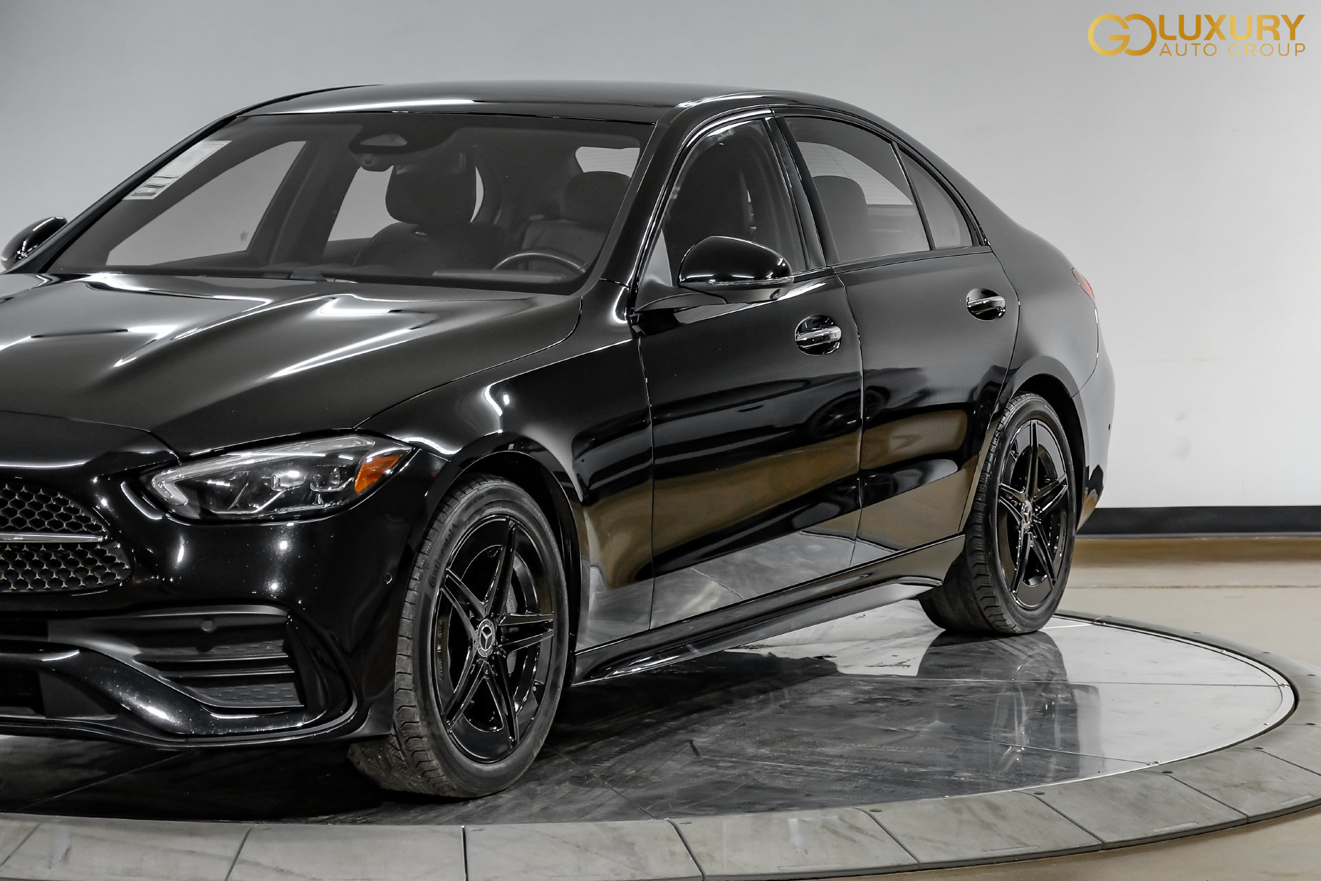 Used 2025 Mercedes-Benz C 300 Sedan w/ AMG Line w/ Night Package image 8