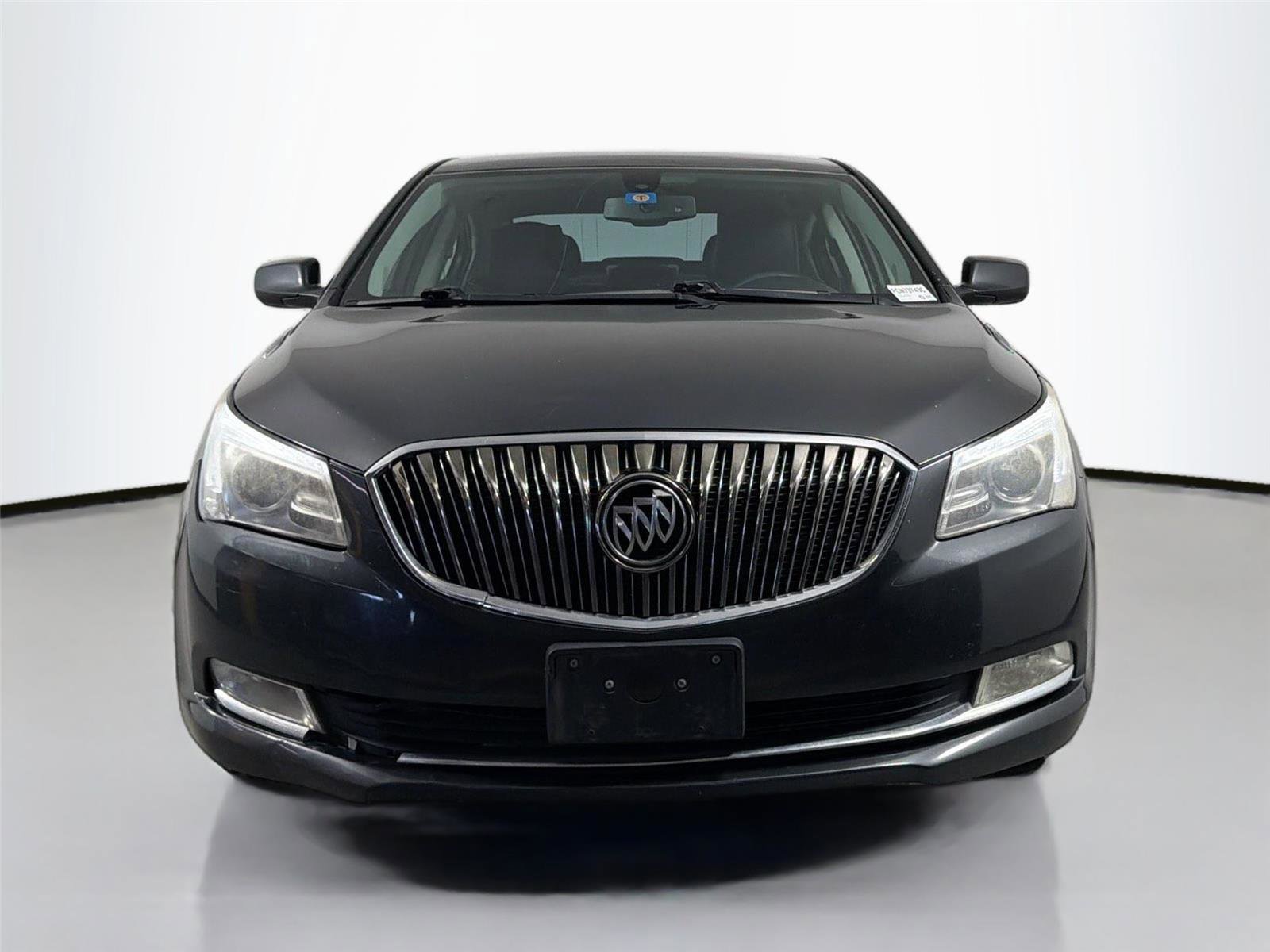Used 2015 Buick LaCrosse FWD image 2