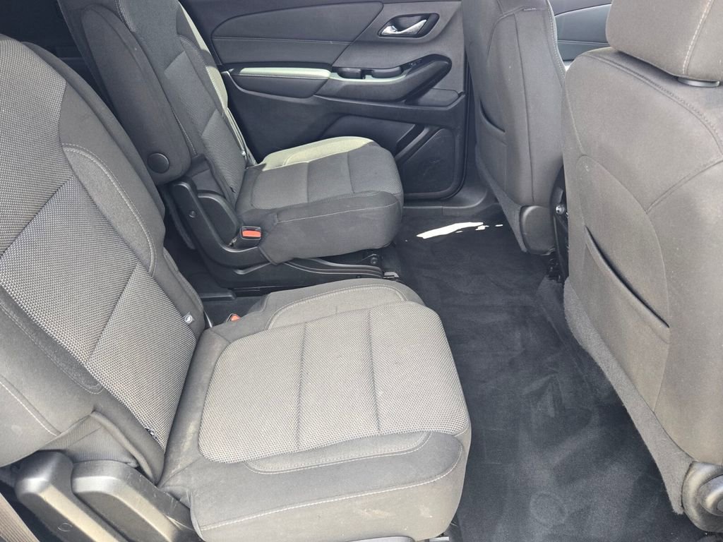Used 2023 Chevrolet Traverse LT FWD image 18