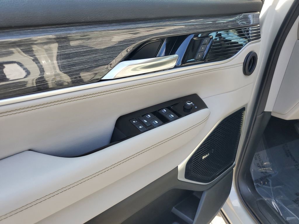 Used 2022 Jeep Wagoneer Series III w/ Premium Group I image 27