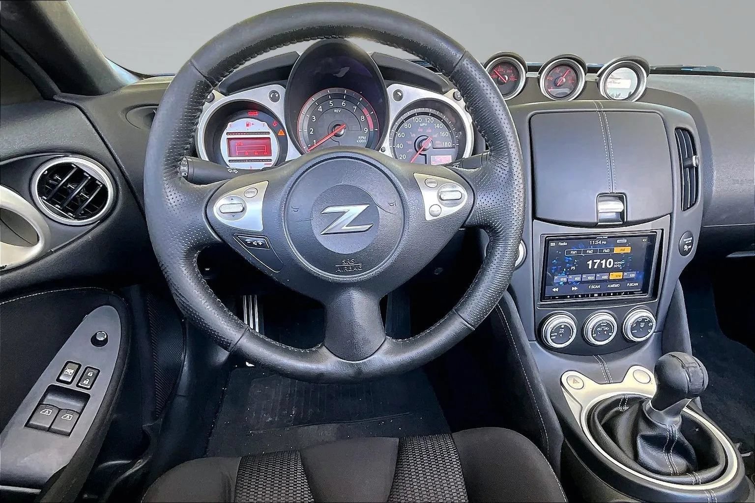 Used 2010 Nissan 370Z Roadster RWD image 8