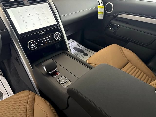 Certified 2025 Land Rover Discovery Dynamic SE AWD/4WD image 37