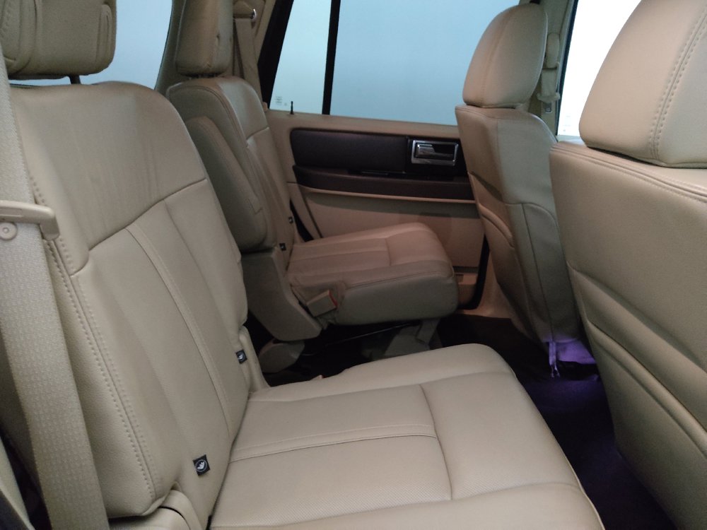 Used 2016 Lincoln Navigator Reserve AWD/4WD image 19