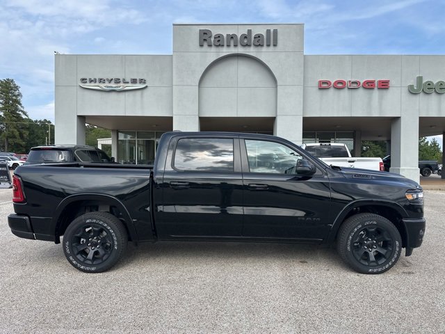 New 2026 RAM 1500 4x4 Crew Cab image 8