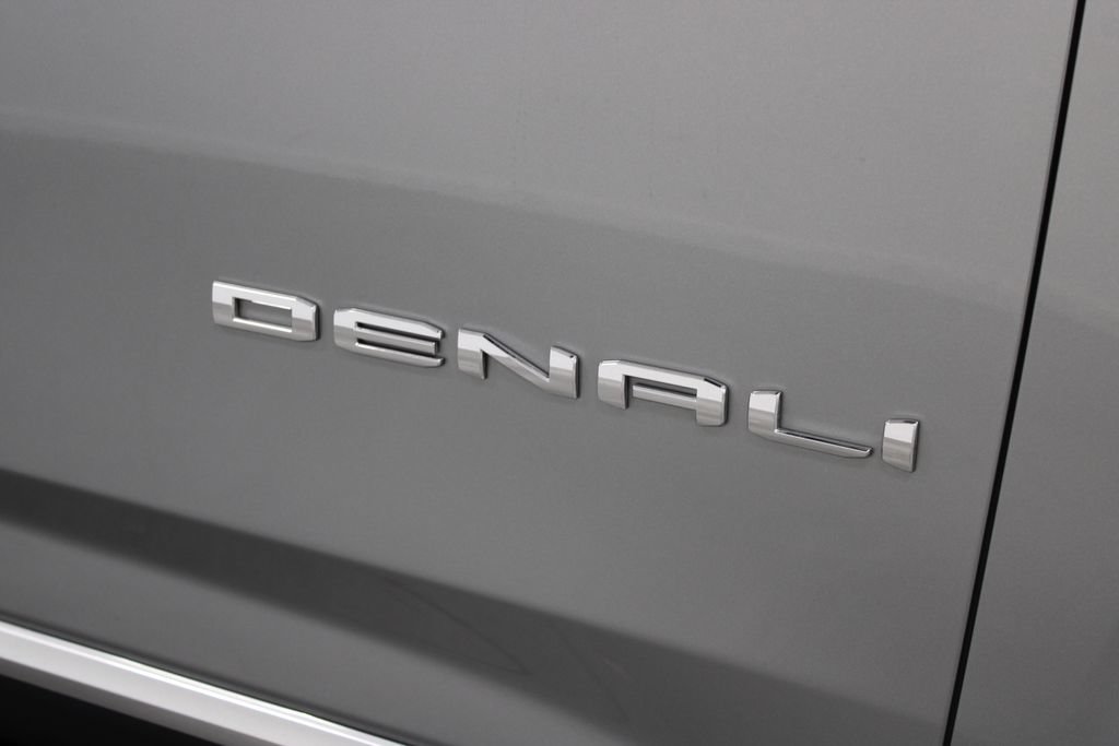 Used 2024 GMC Yukon Denali w/ Denali Reserve Package AWD/4WD image 11