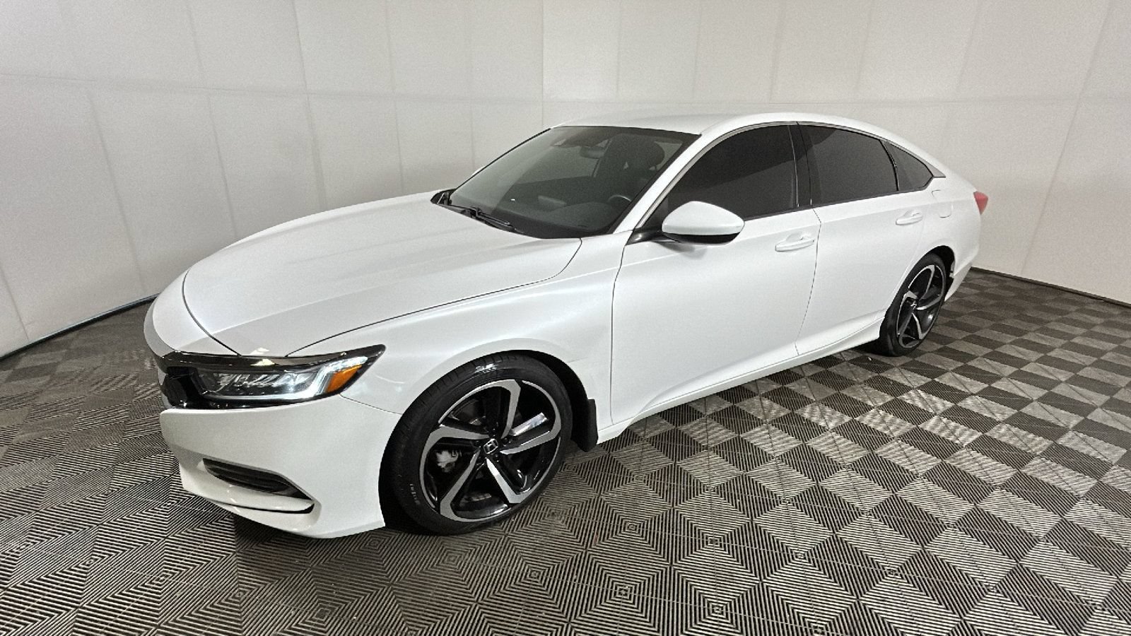 Used 2019 Honda Accord Sport image 6