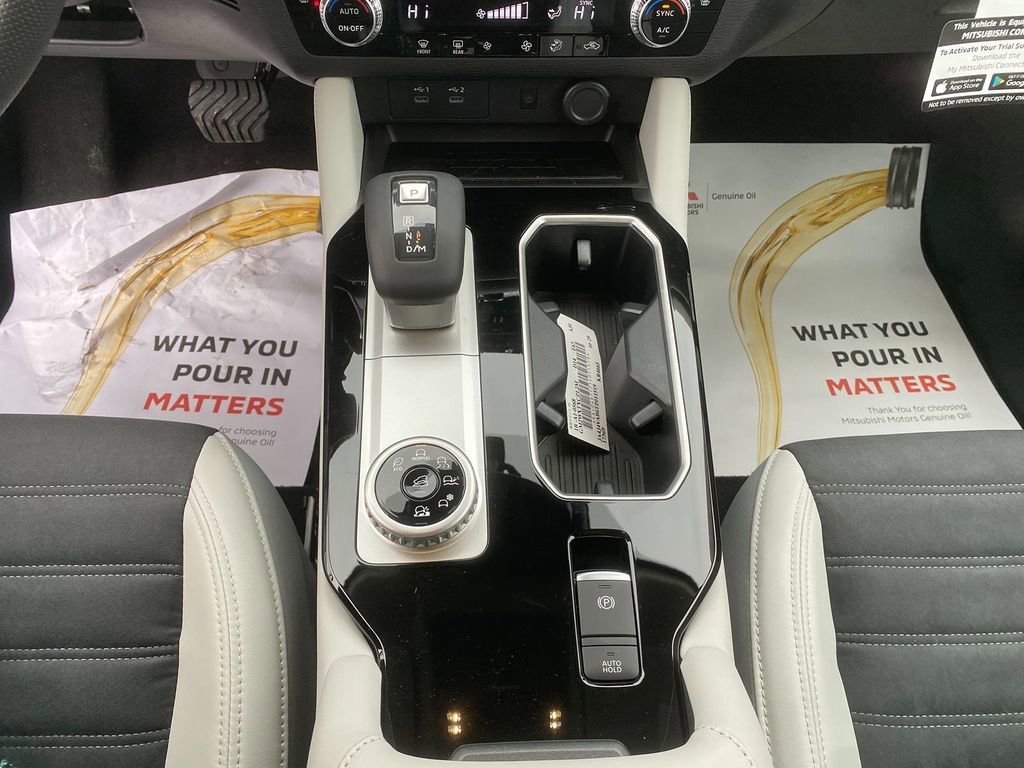 New 2026 Mitsubishi Outlander SE image 22