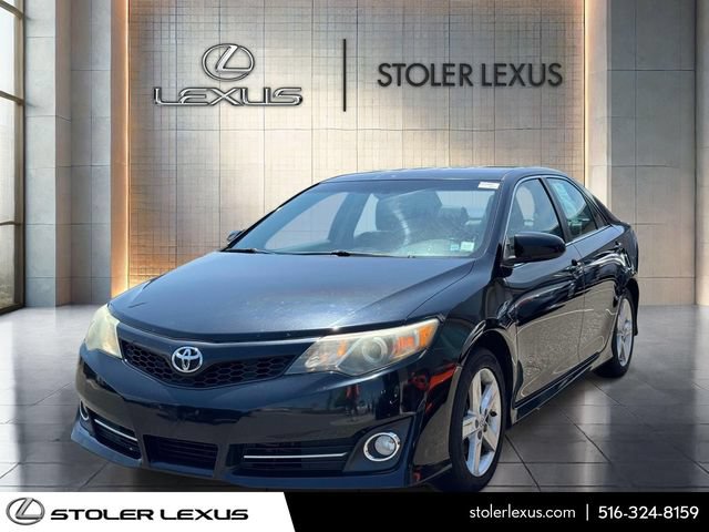 Used 2014 Toyota Camry SE FWD image 3