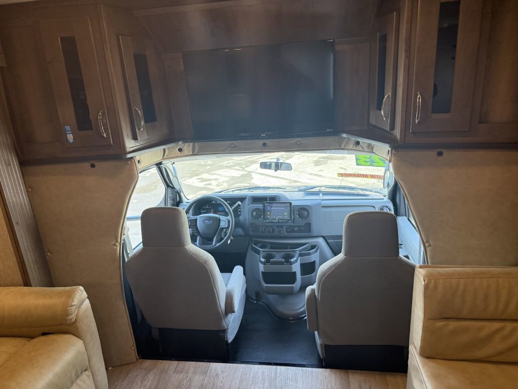 Used 2023 Ford E-450 and Econoline 450 Super Duty w/ Motorhome Prep Package image 52