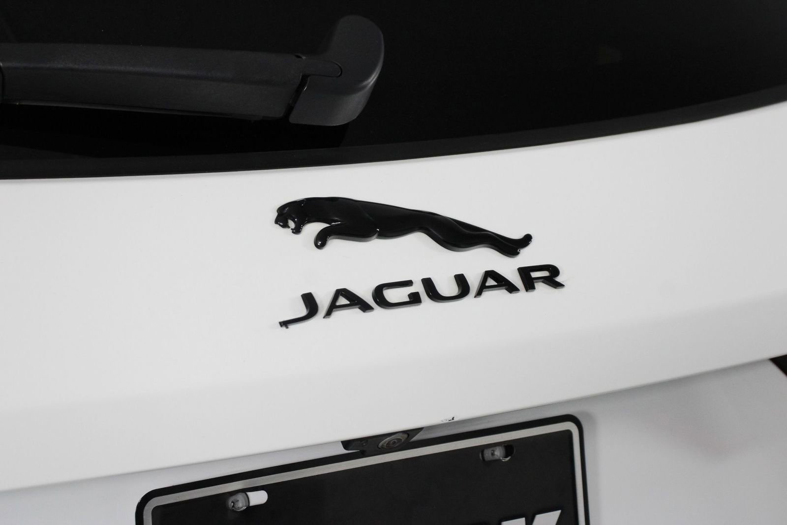 Used 2024 Jaguar F-PACE R-Dynamic S AWD/4WD image 19