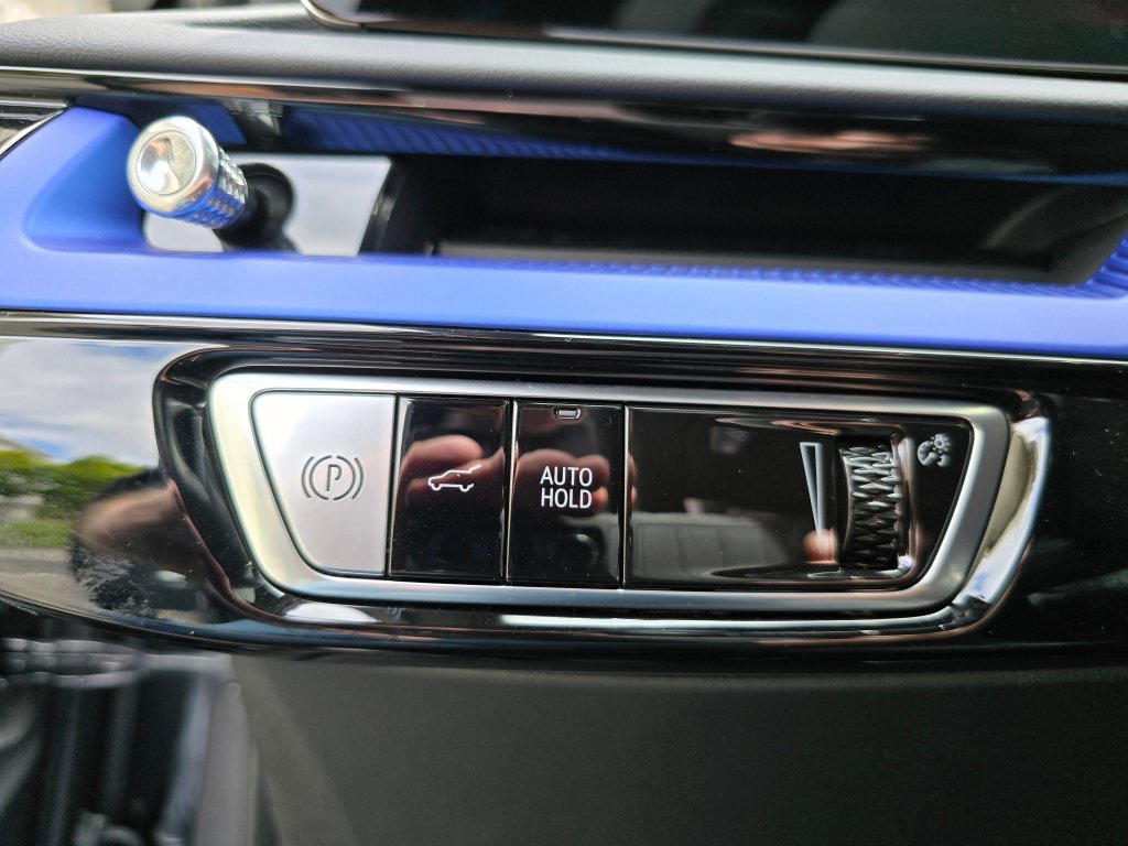 New 2026 Cadillac Optiq V w/ Magnus Launch Edition AWD/4WD image 37