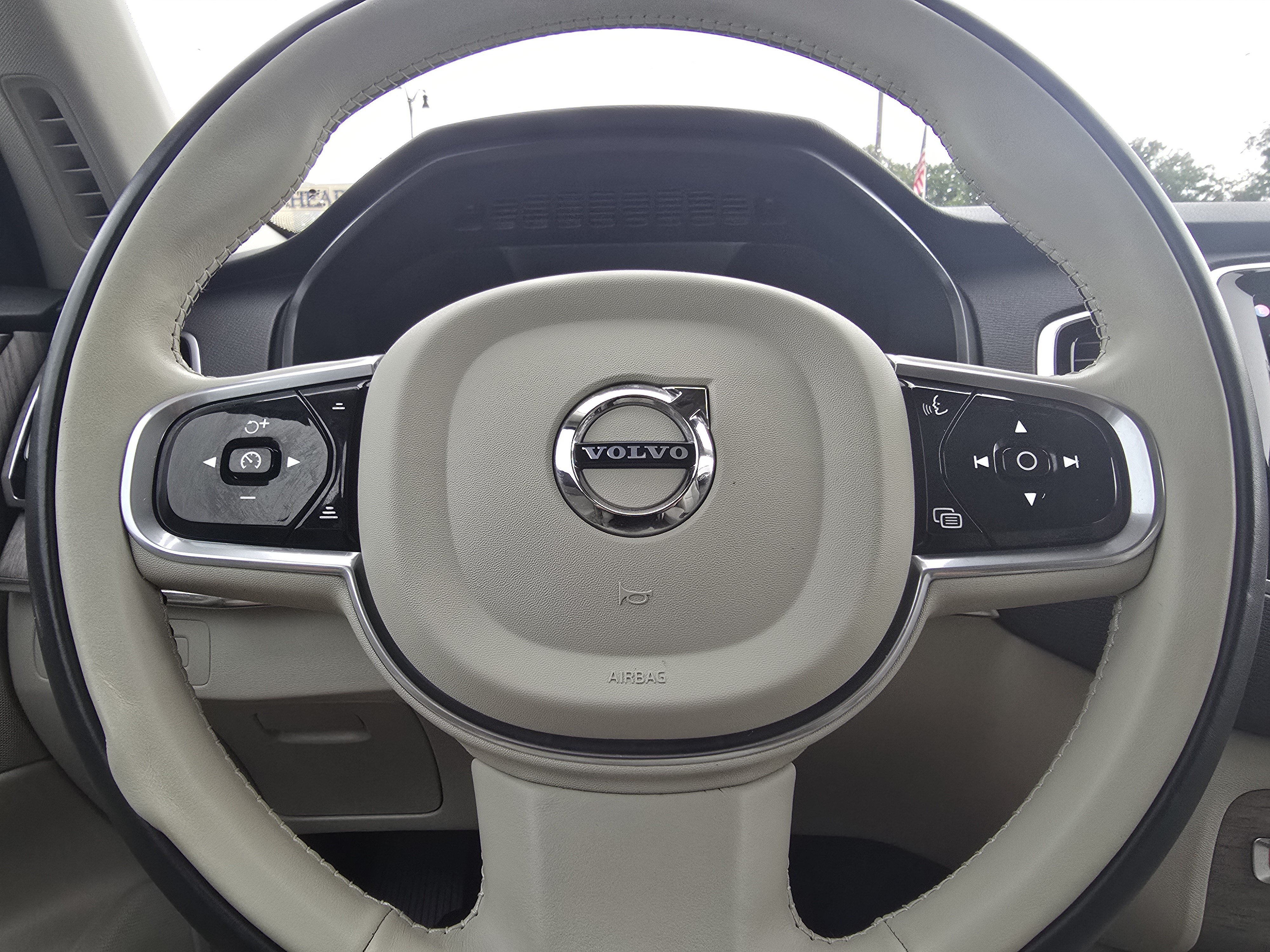Used 2023 Volvo XC90 T8 Plus AWD/4WD image 24