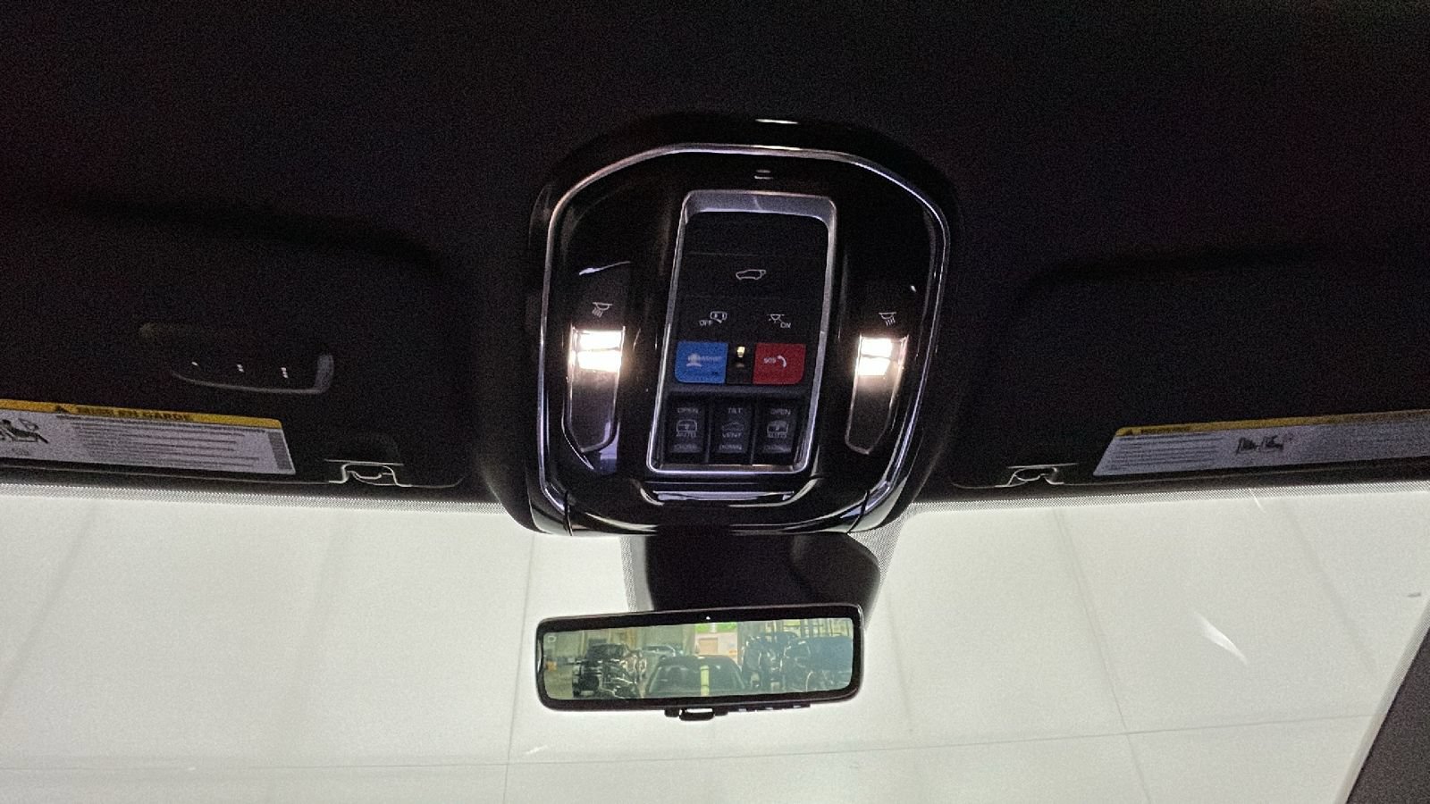 Used 2023 Jeep Grand Cherokee Overland w/ Luxury Tech Group IV AWD/4WD image 29