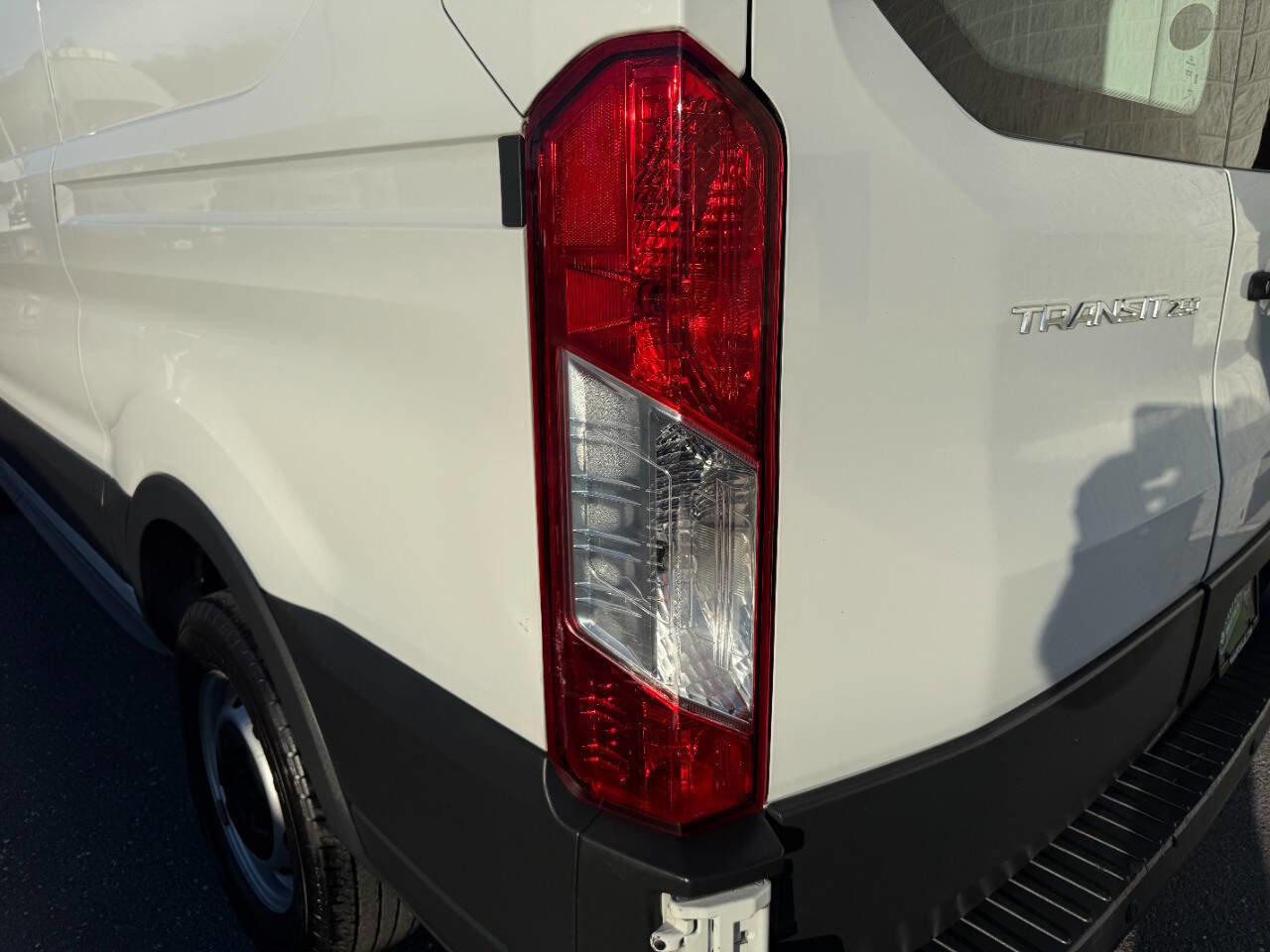 Used 2018 Ford Transit 250 130 Medium Roof image 36