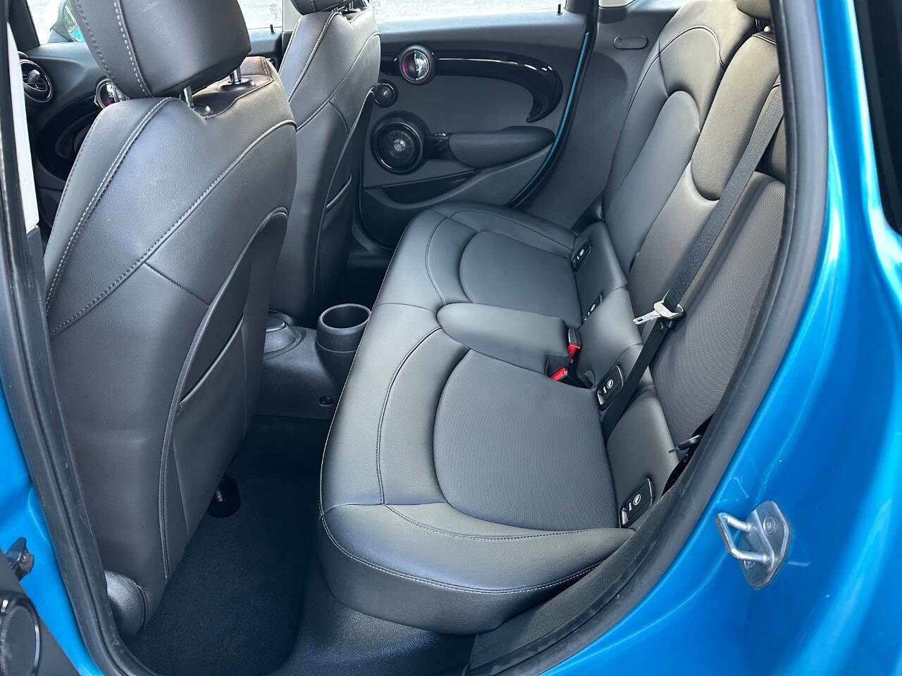 Used 2019 MINI Cooper S w/ Premium Package image 33