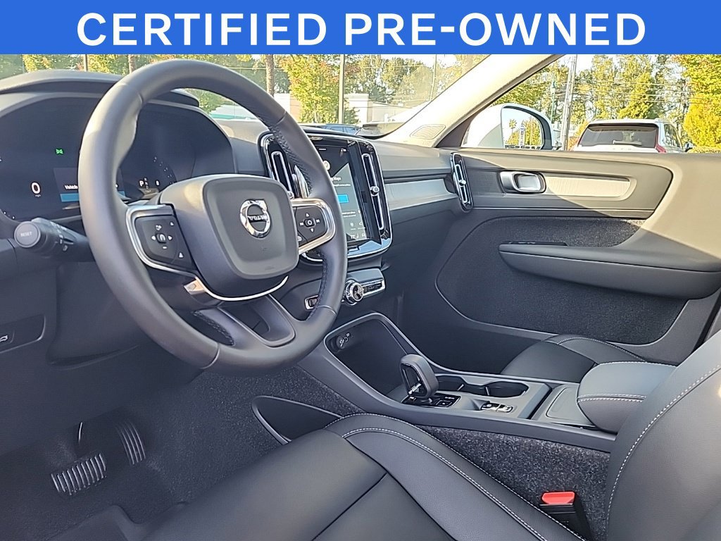 Used 2025 Volvo XC40 B5 Core w/ Protection Package Premier AWD/4WD image 11