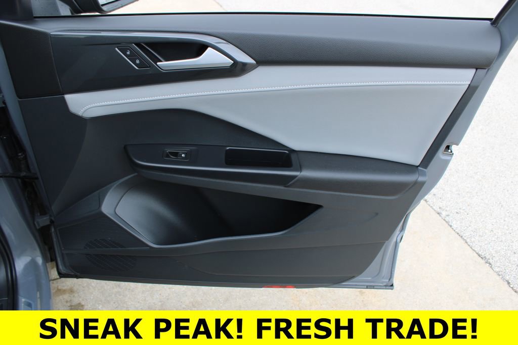 Certified 2023 Volkswagen Taos SEL AWD/4WD image 26