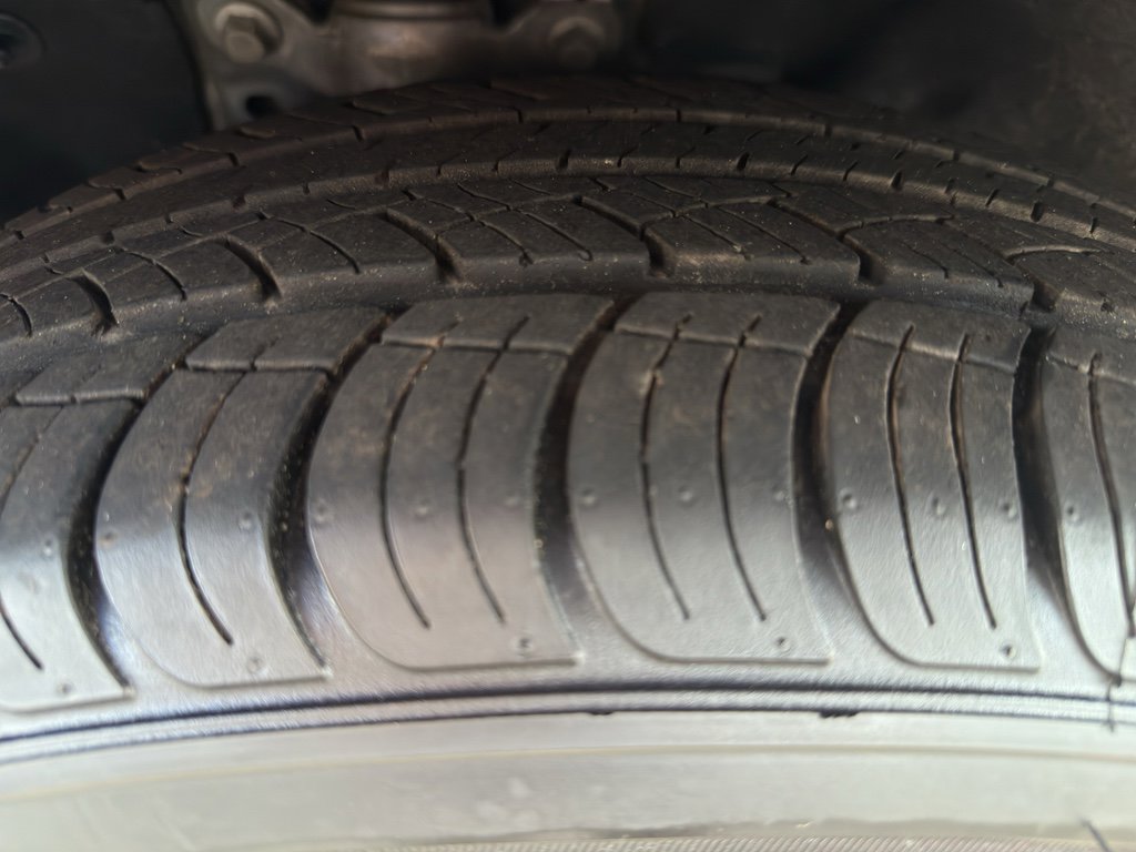 Used 2022 Ford Explorer XLT w/ Equipment Group 202A image 20