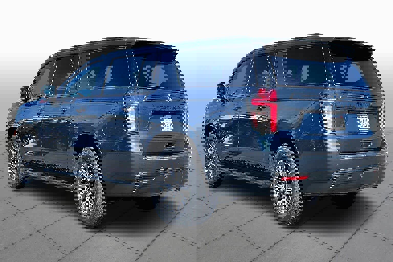 Used 2021 Chevrolet Suburban Z71 w/ Z71 Signature Package image 11