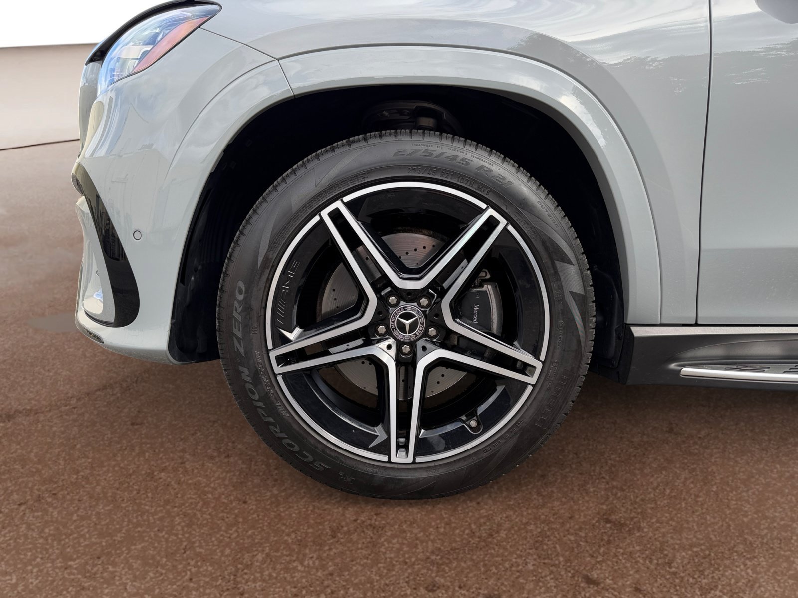 Used 2024 Mercedes-Benz GLS 450 4MATIC image 9