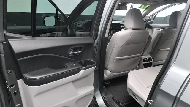 Used 2017 Honda Ridgeline RTL-E image 19