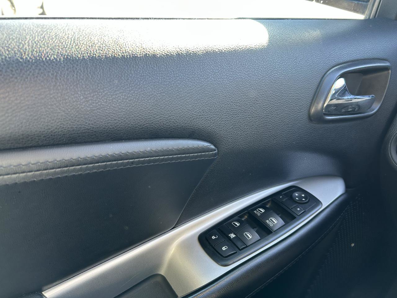 Used 2015 Dodge Journey SXT FWD image 26