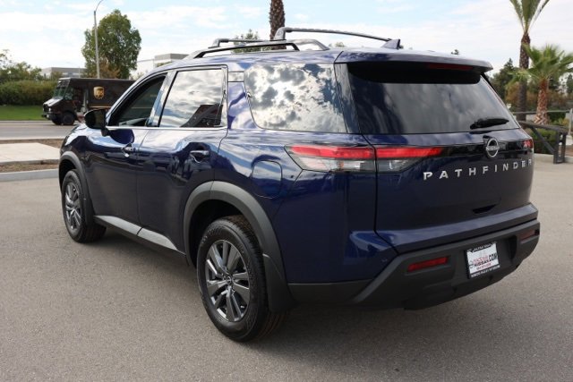 New 2025 Nissan Pathfinder SV image 6