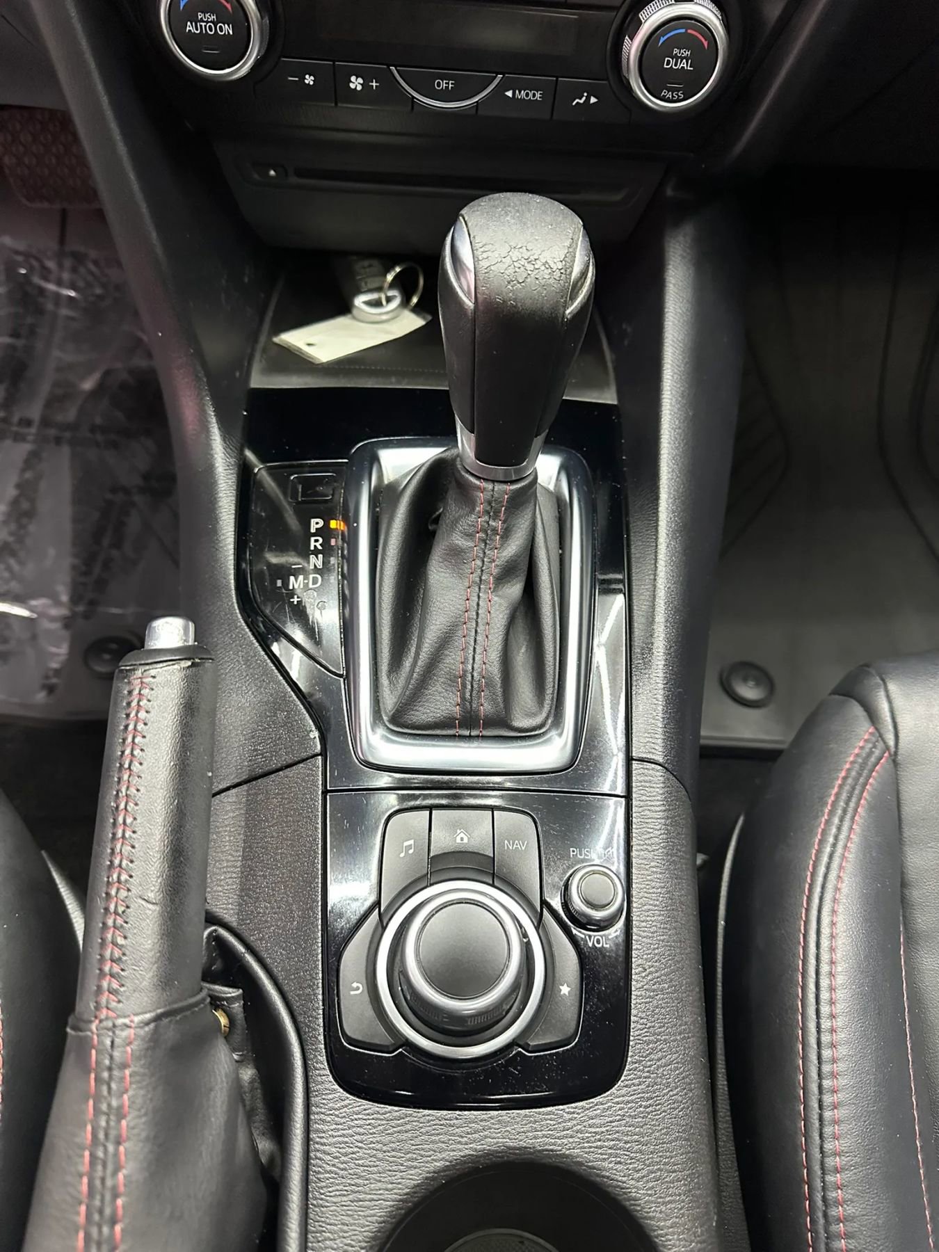 Used 2016 MAZDA MAZDA3 i Grand Touring image 17