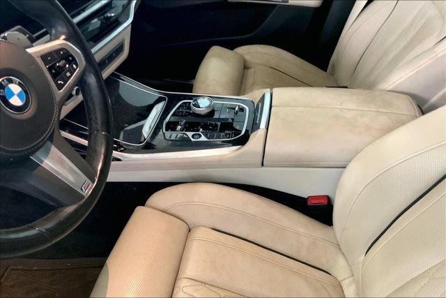 Used 2024 BMW X7 xDrive40i w/ M Sport Package AWD/4WD image 8