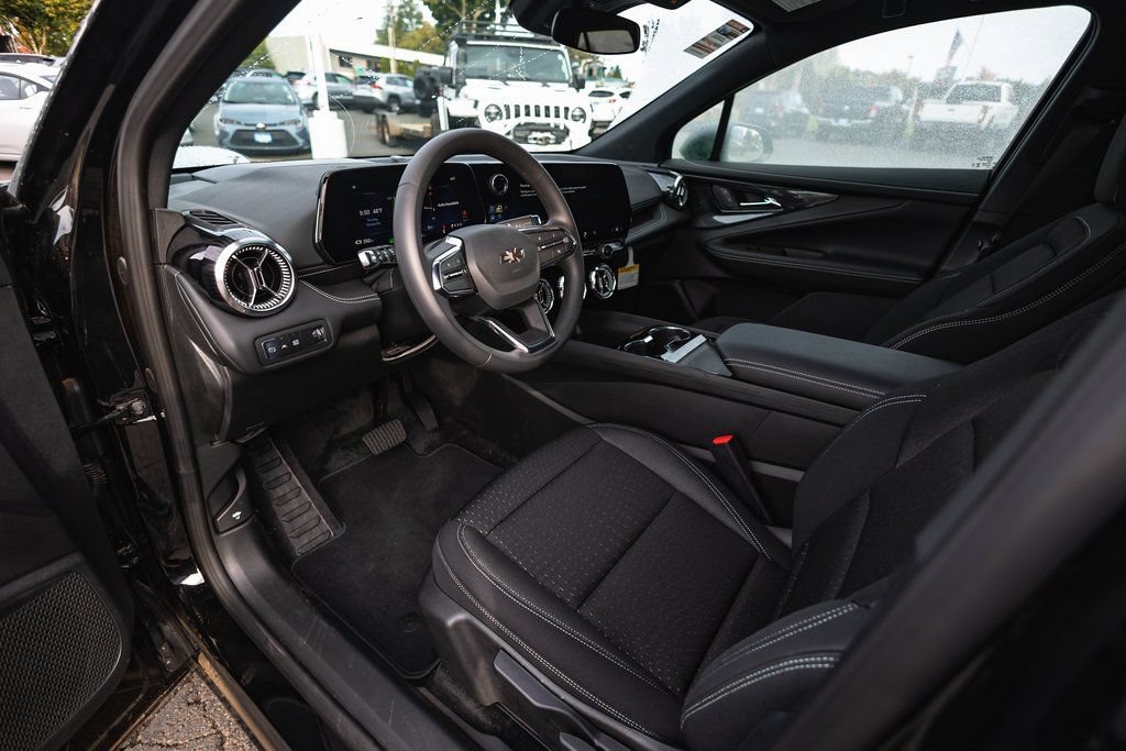 New 2025 Chevrolet Blazer EV LT w/ Midnight/Sport Edition FWD image 10